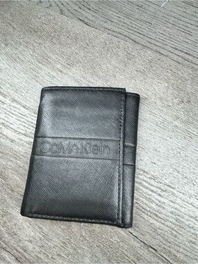 Calvin Klein Black Leather Men's Bifold Wallet